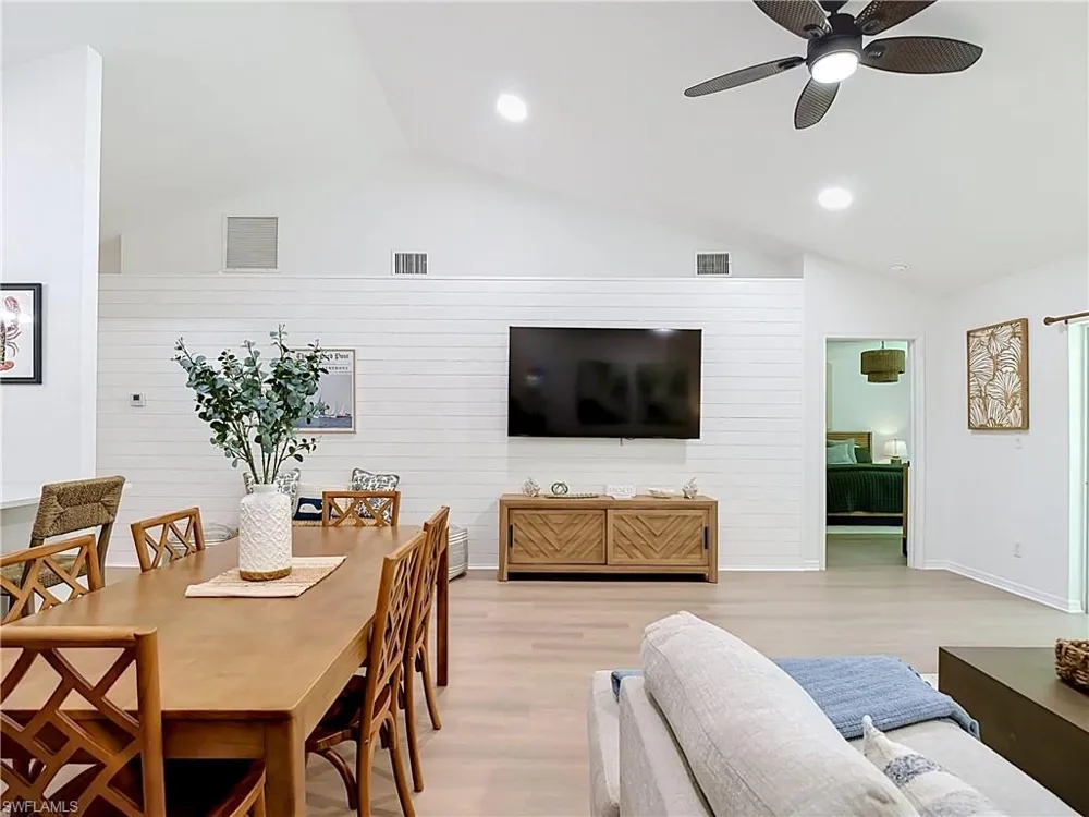 812 102nd Avenue Naples, FL 34108