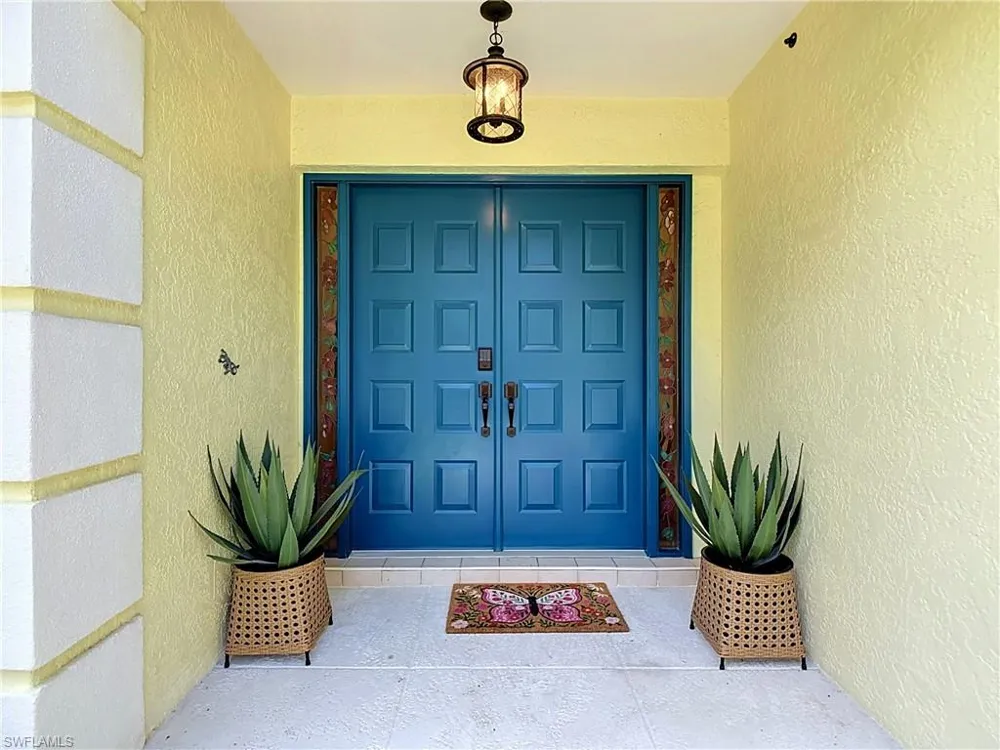 812 102nd Avenue Naples, FL 34108