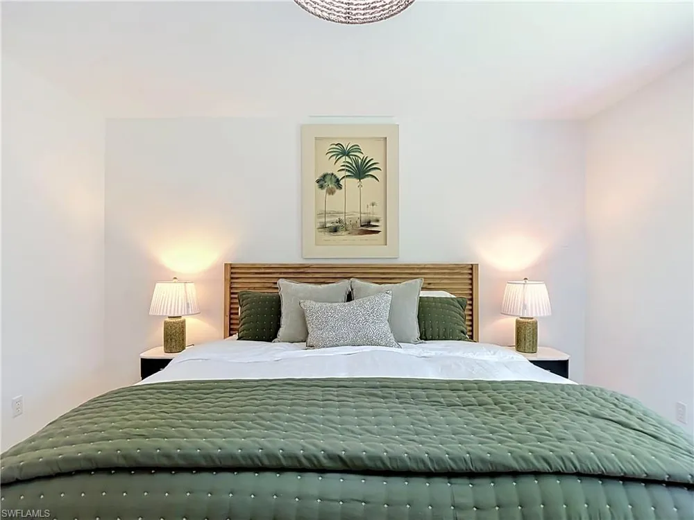 812 102nd Avenue Naples, FL 34108