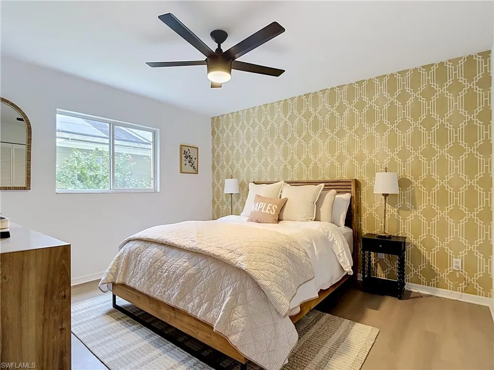 812 102nd Avenue Naples, FL 34108
