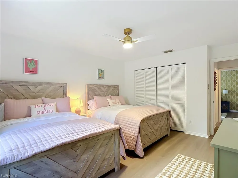 812 102nd Avenue Naples, FL 34108