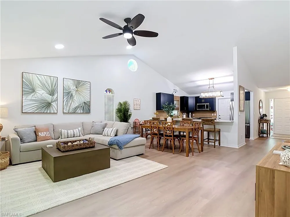 812 102nd Avenue Naples, FL 34108