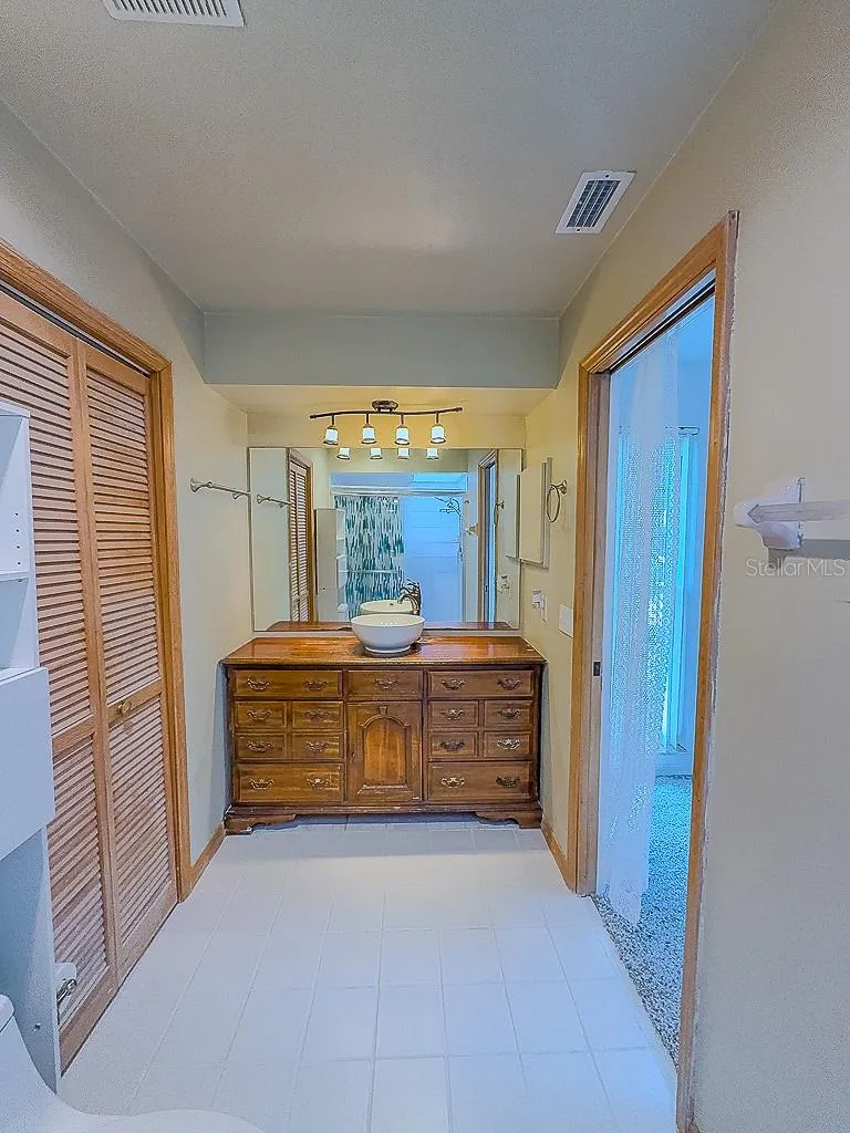 1000 ROSETREE LANE Tarpon Springs, FL 34689