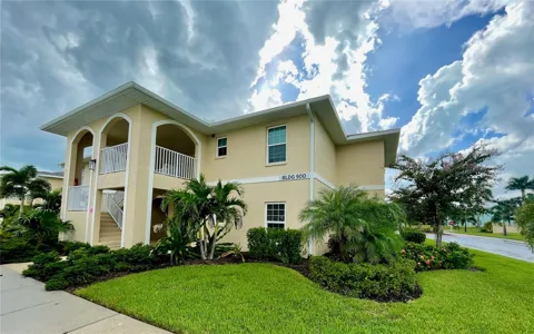 5800 SABAL TRACE DRIVE #904