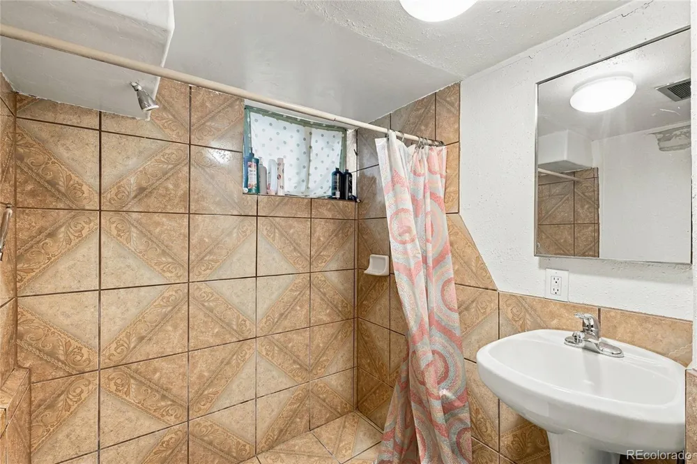 6841 Irving Street Denver, CO 80221