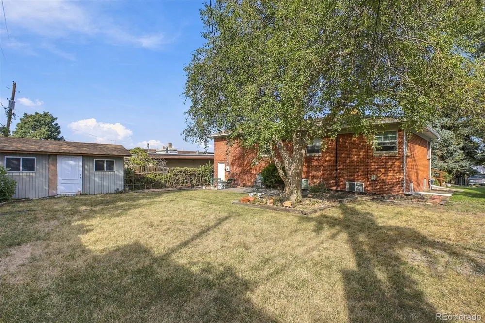 6841 Irving Street Denver, CO 80221