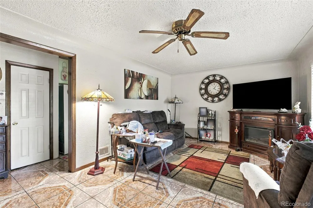 6841 Irving Street Denver, CO 80221