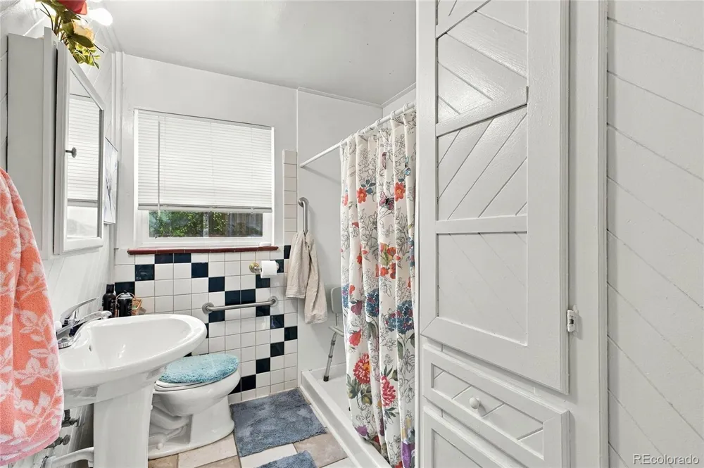 6841 Irving Street Denver, CO 80221