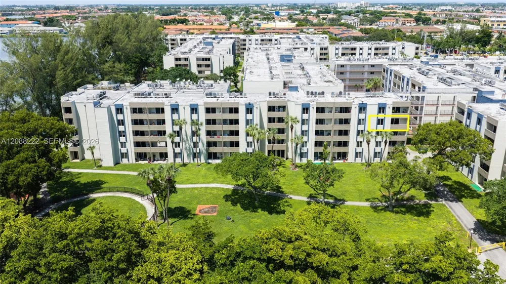 10000 NW 80th Ct #2432 Hialeah Gardens, FL 33016