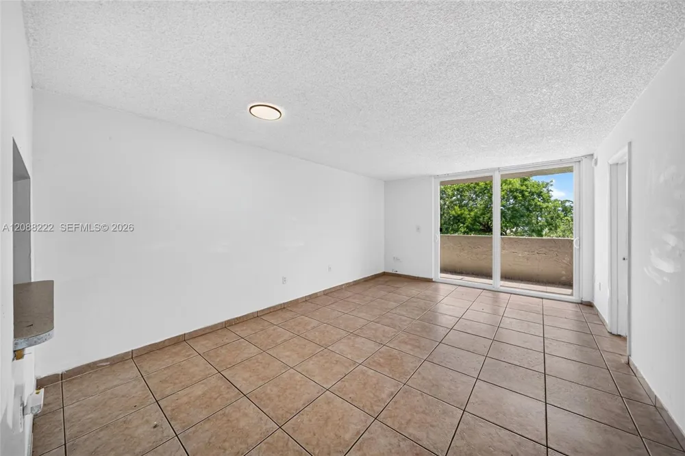 10000 NW 80th Ct #2432 Hialeah Gardens, FL 33016
