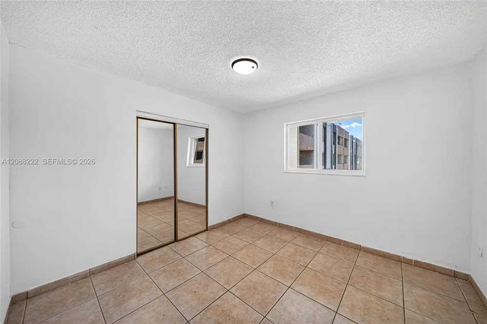 10000 NW 80th Ct #2432 Hialeah Gardens, FL 33016