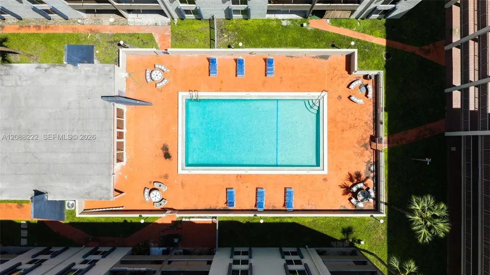 10000 NW 80th Ct #2432 Hialeah Gardens, FL 33016