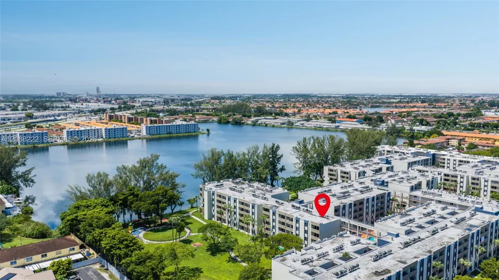 10000 NW 80th Ct #2432 Hialeah Gardens, FL 33016