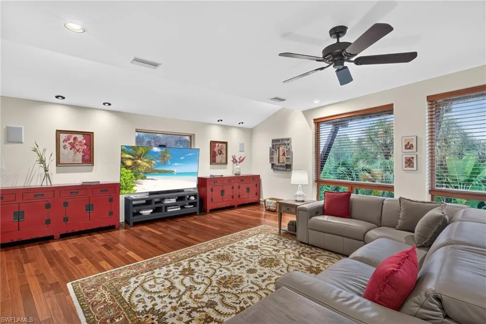 6425 Pine Avenue Sanibel, FL 33957