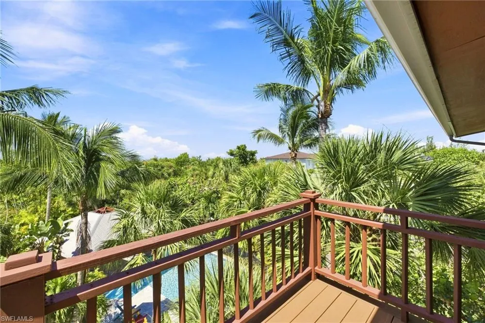 6425 Pine Avenue Sanibel, FL 33957