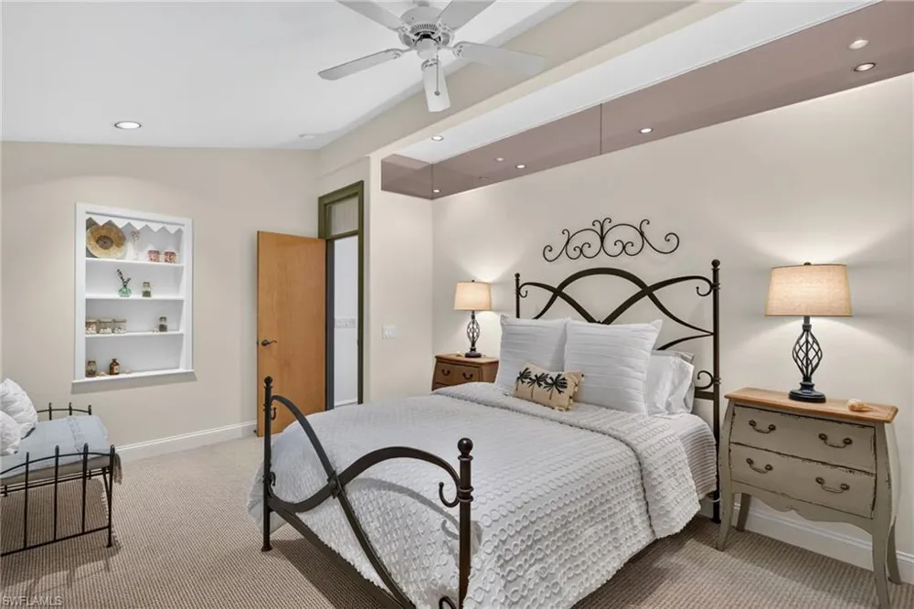 6425 Pine Avenue Sanibel, FL 33957