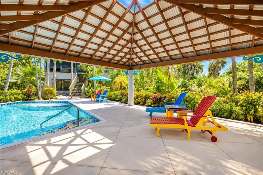 6425 Pine Avenue Sanibel, FL 33957