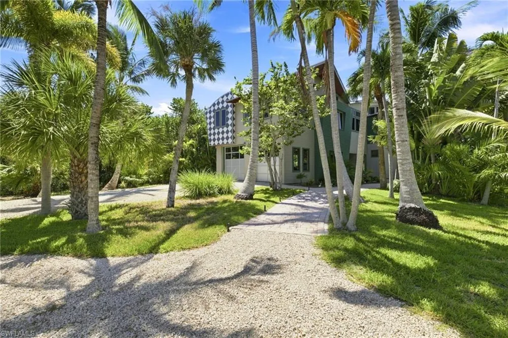 6425 Pine Avenue Sanibel, FL 33957