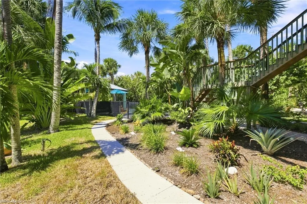 6425 Pine Avenue Sanibel, FL 33957