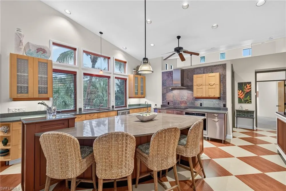 6425 Pine Avenue Sanibel, FL 33957