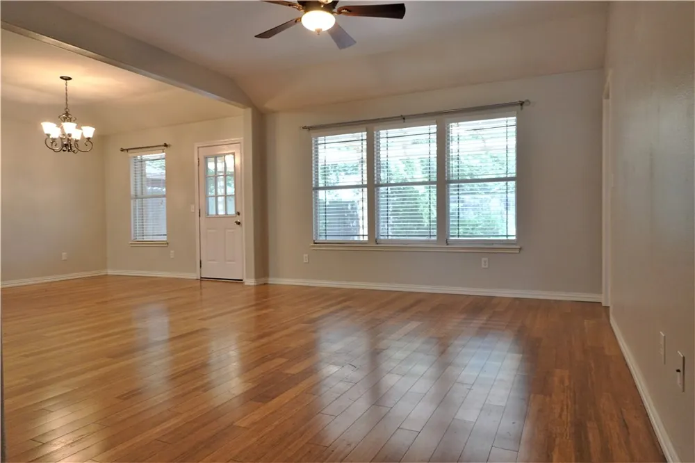 1120 La Mirada Portland, TX 78374