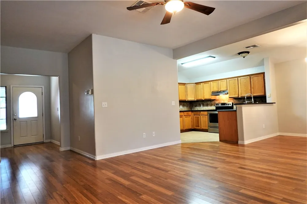 1120 La Mirada Portland, TX 78374