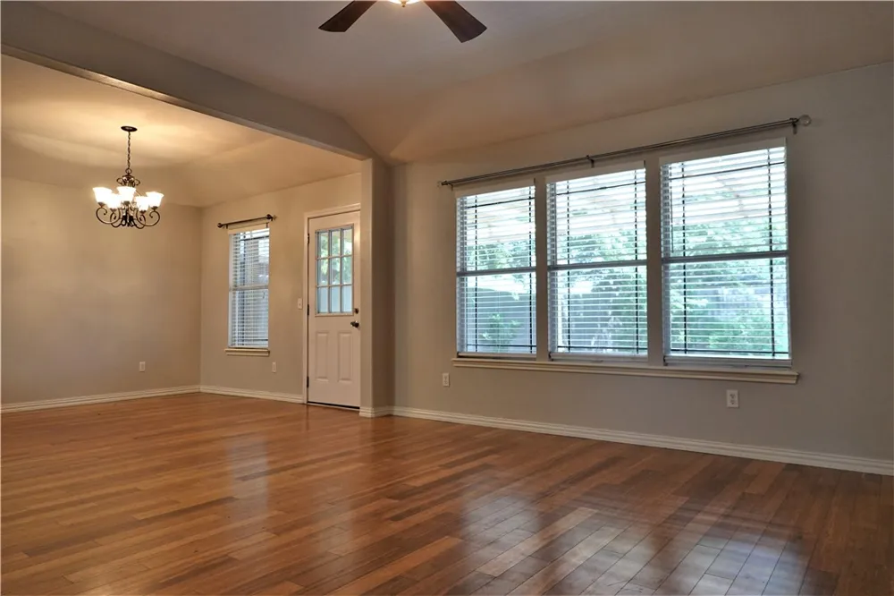 1120 La Mirada Portland, TX 78374