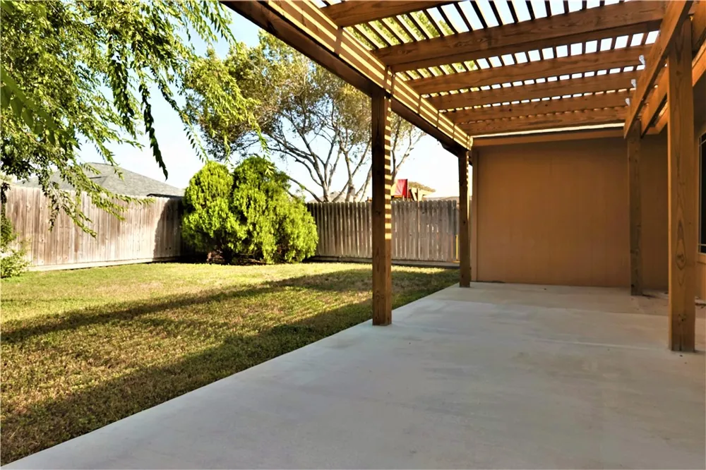 1120 La Mirada Portland, TX 78374