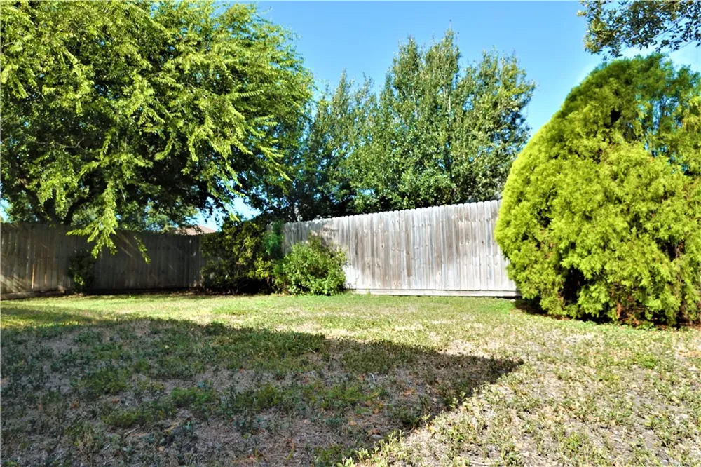 1120 La Mirada Portland, TX 78374