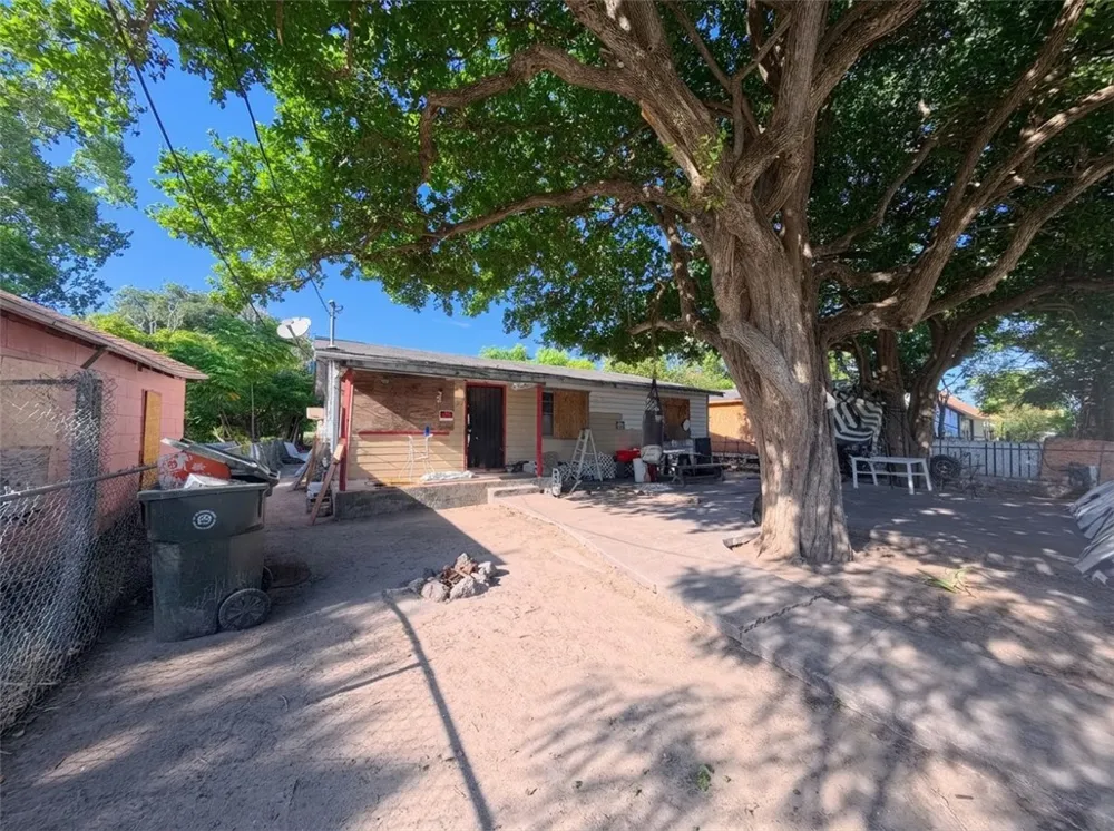 1720 Morris Street Corpus Christi, TX 78401
