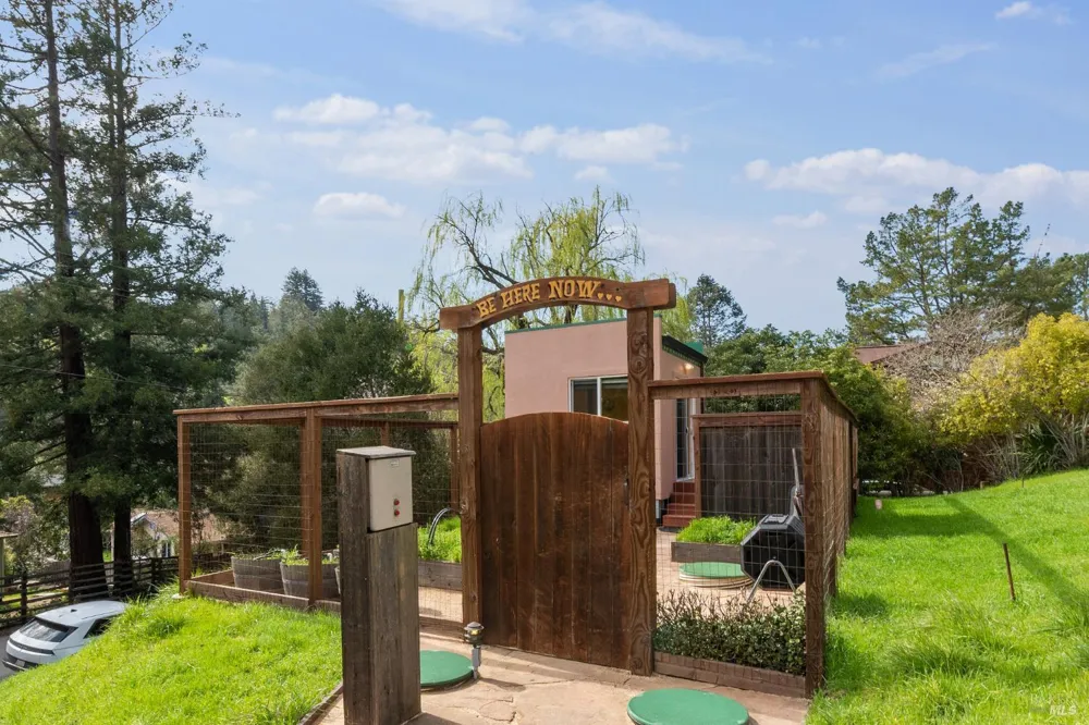 199 Central Avenue Woodacre, CA 94973