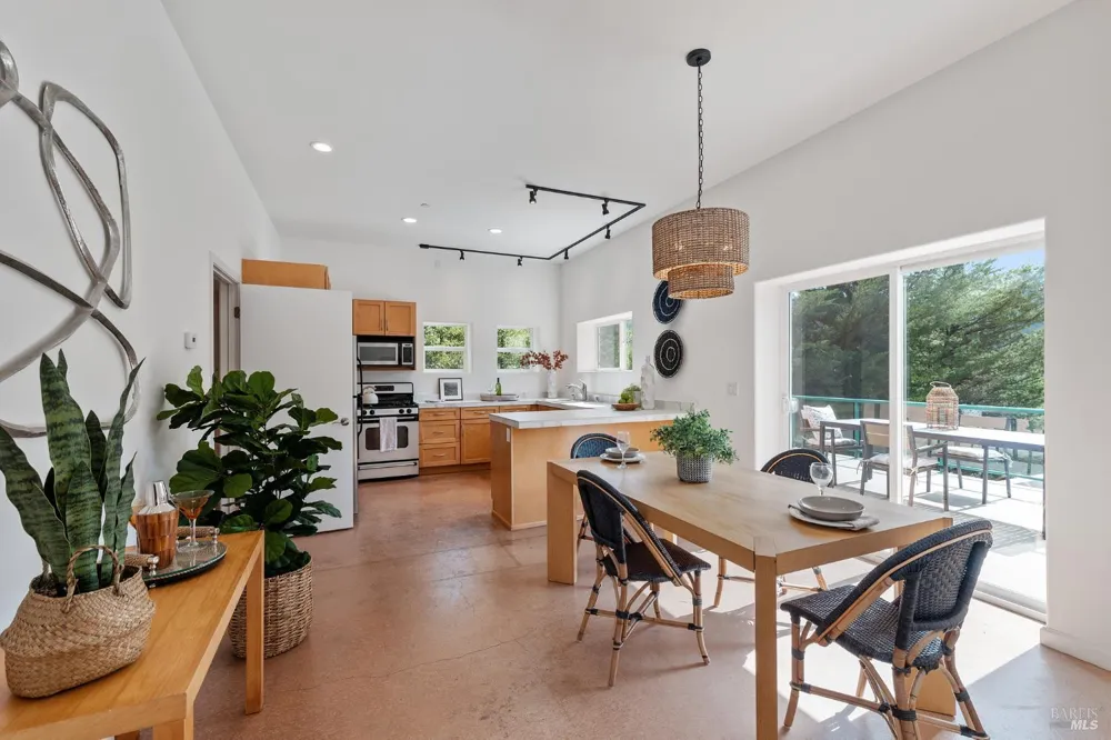 199 Central Avenue Woodacre, CA 94973