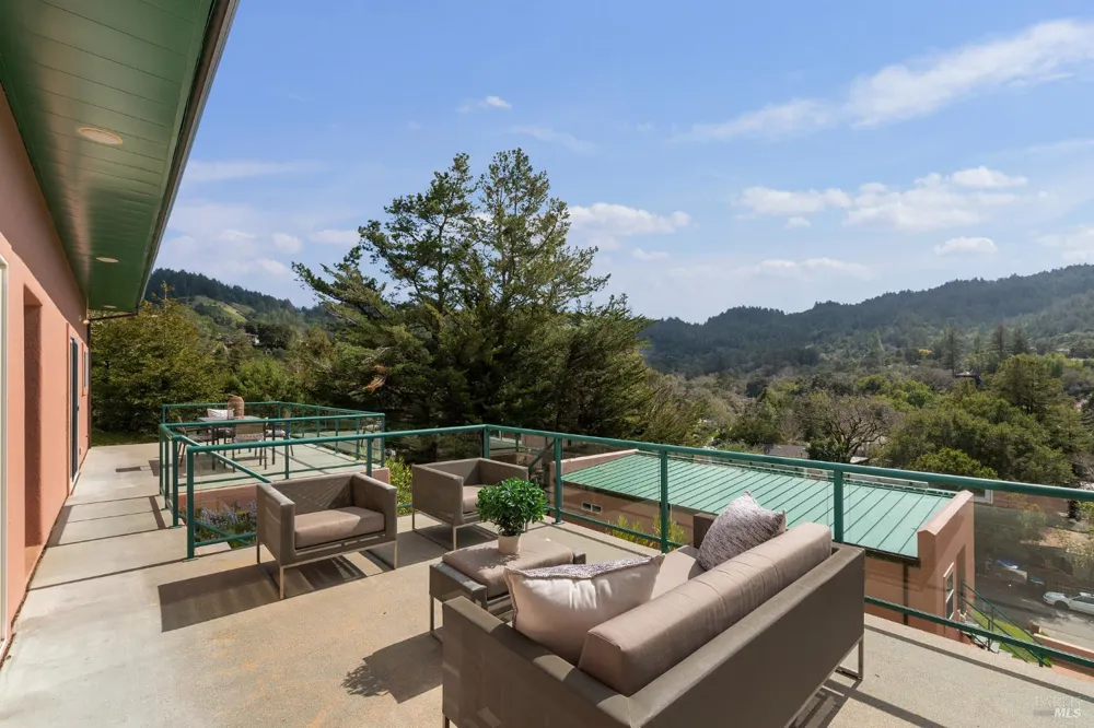 199 Central Avenue Woodacre, CA 94973