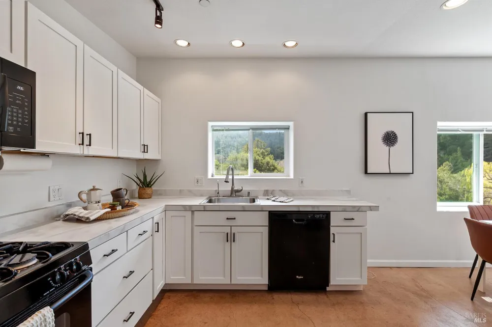 199 Central Avenue Woodacre, CA 94973