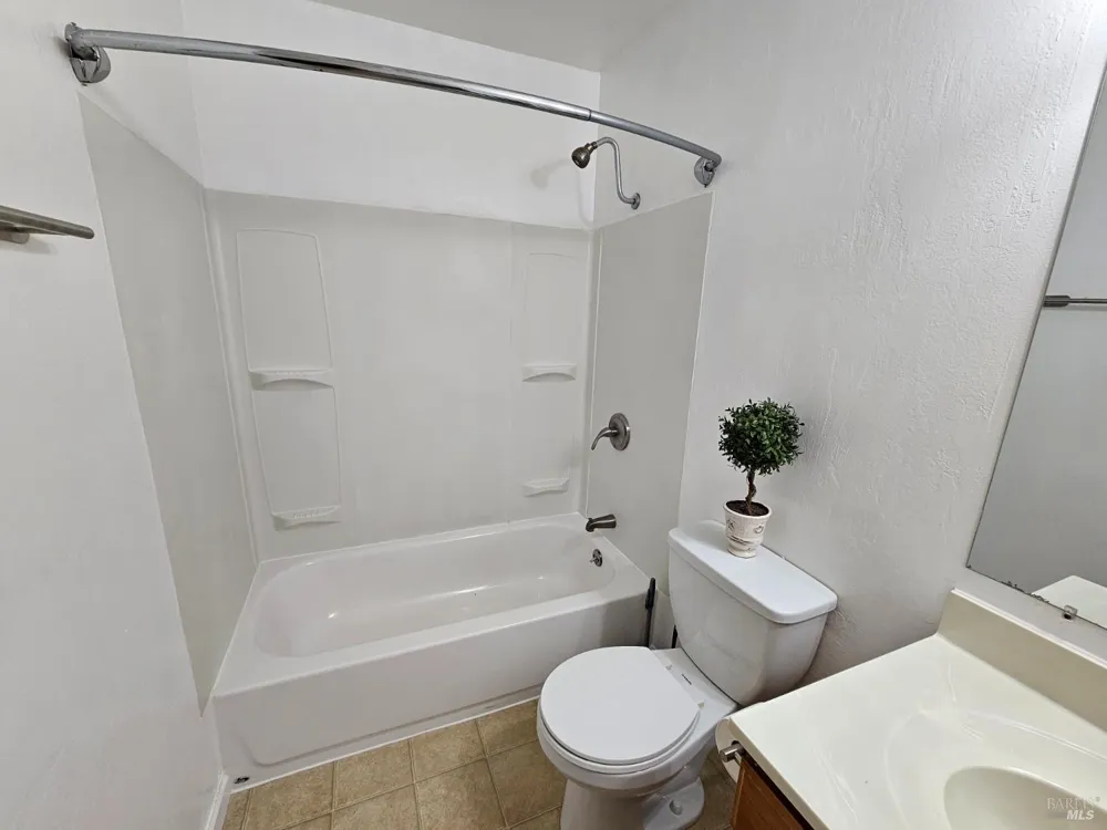 2461 Oceanic Drive Fairfield, CA 94533