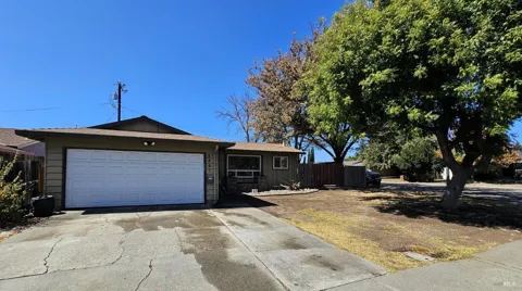 2461 Oceanic Drive