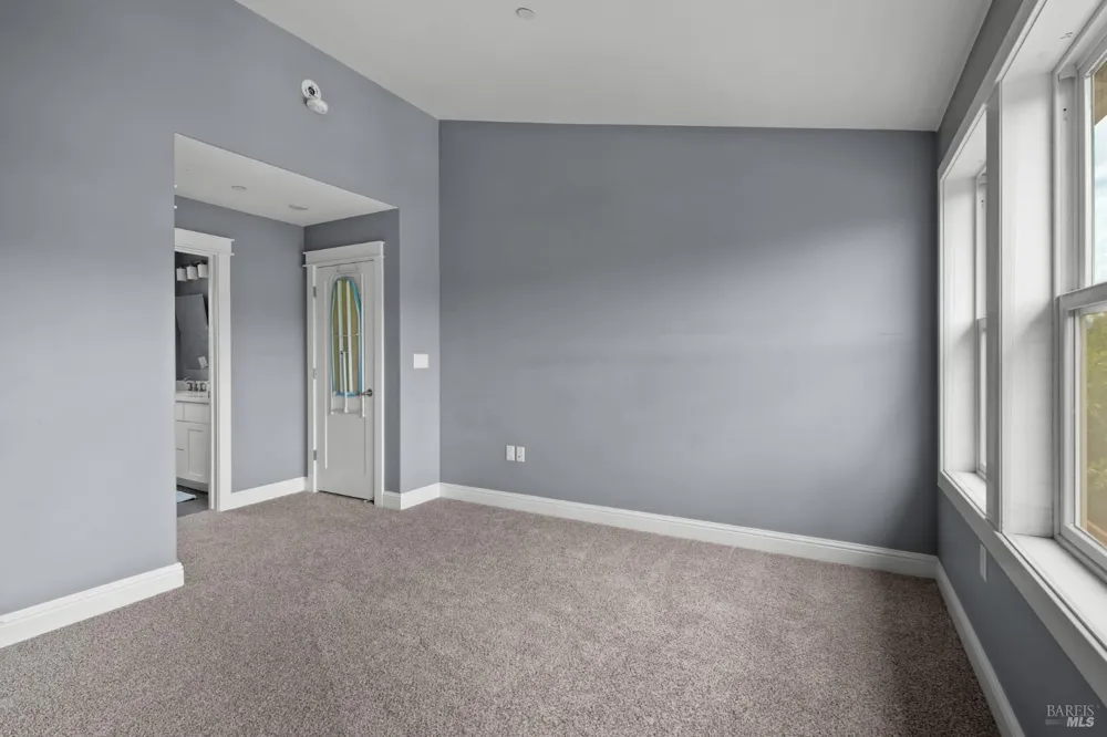 1593 Cali Lane Healdsburg, CA 95448