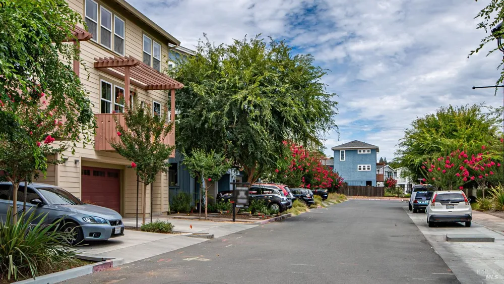 1593 Cali Lane Healdsburg, CA 95448