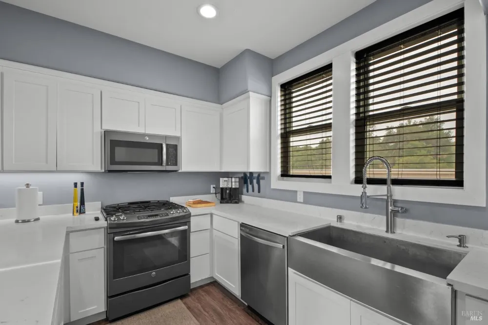 1593 Cali Lane Healdsburg, CA 95448