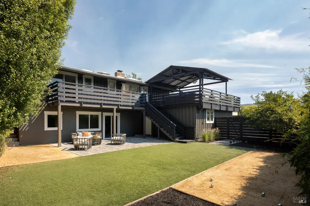 214 Cleveland Court Mill Valley, CA 94941