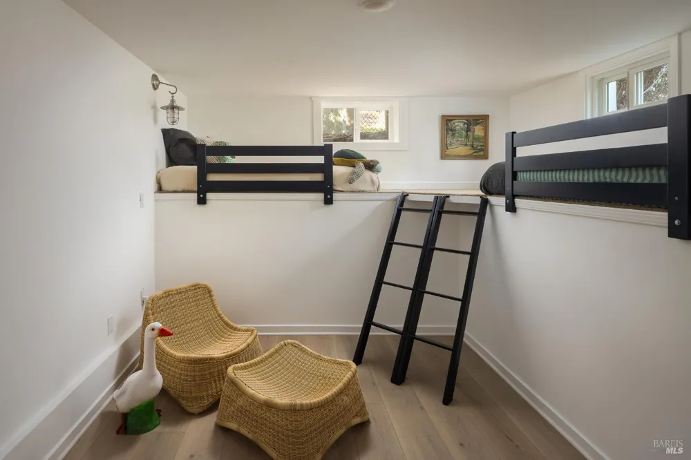 214 Cleveland Court Mill Valley, CA 94941