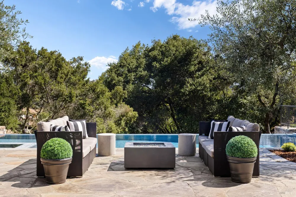 56 Miwok Drive San Anselmo, CA 94960