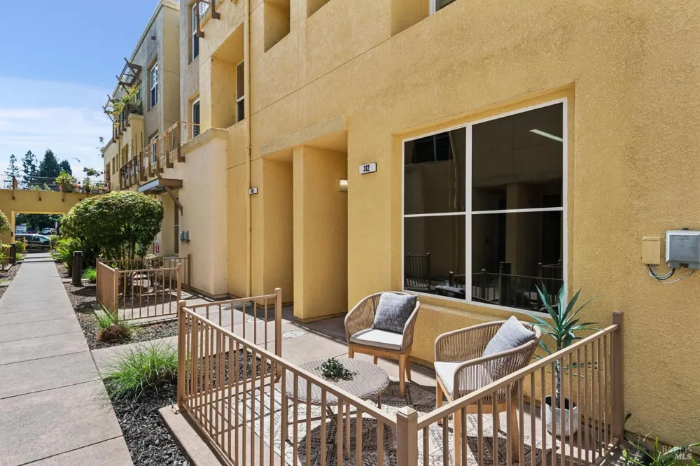 312 City Center Drive Rohnert Park, CA 94928
