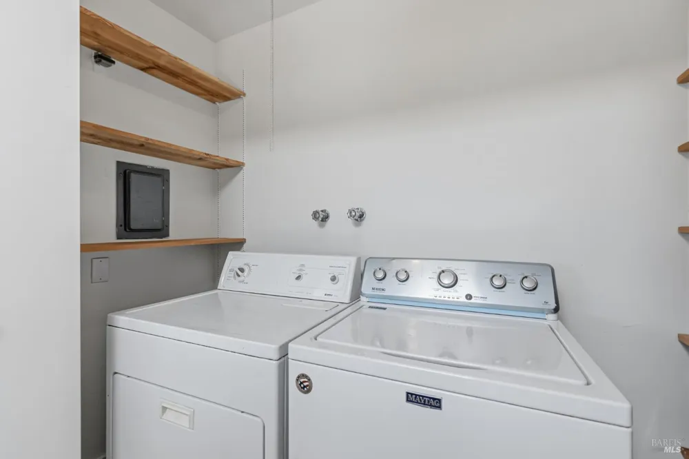 38 Redwood Road Fairfax, CA 94930