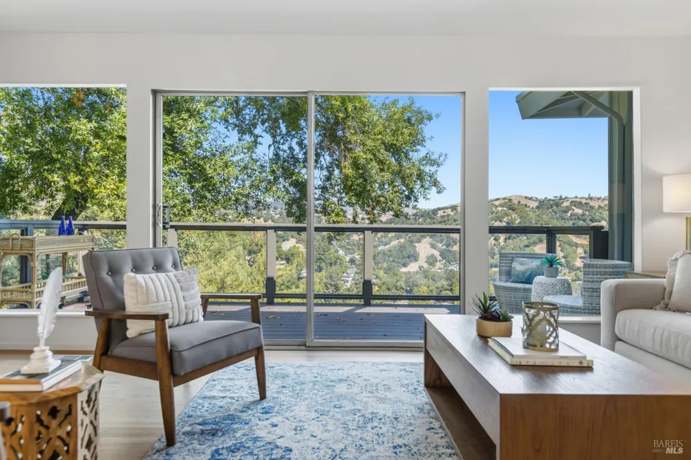38 Redwood Road Fairfax, CA 94930