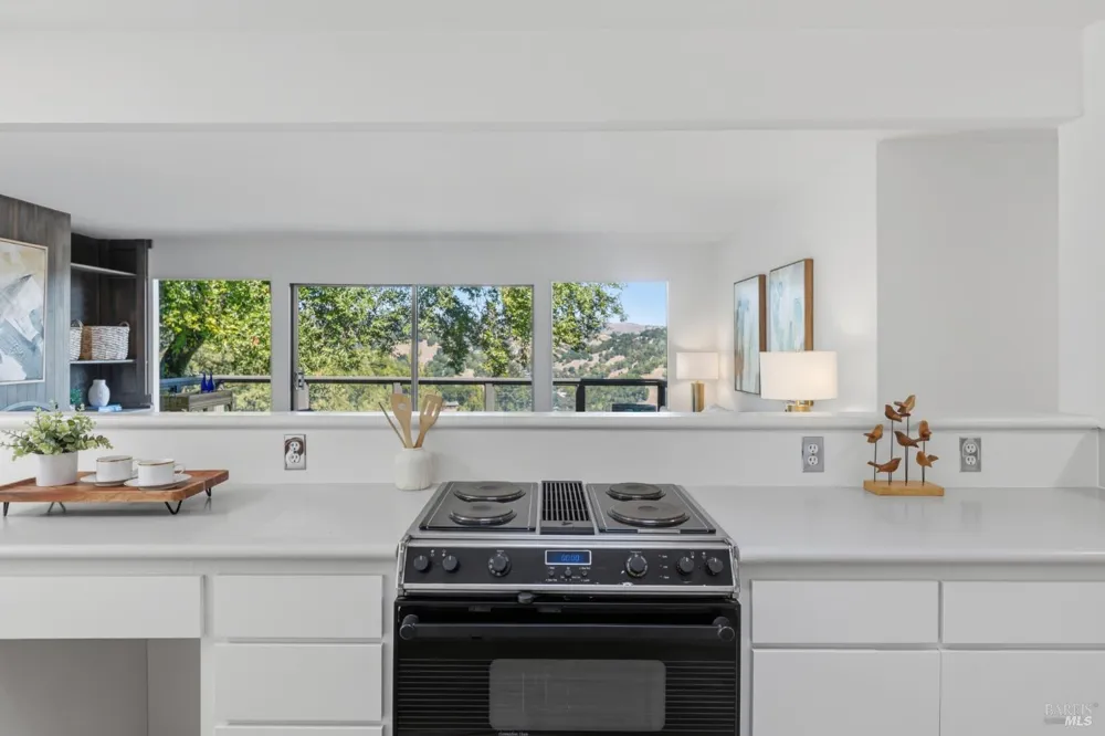 38 Redwood Road Fairfax, CA 94930