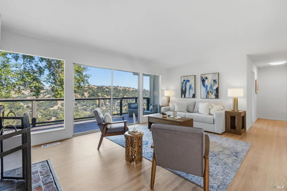 38 Redwood Road Fairfax, CA 94930