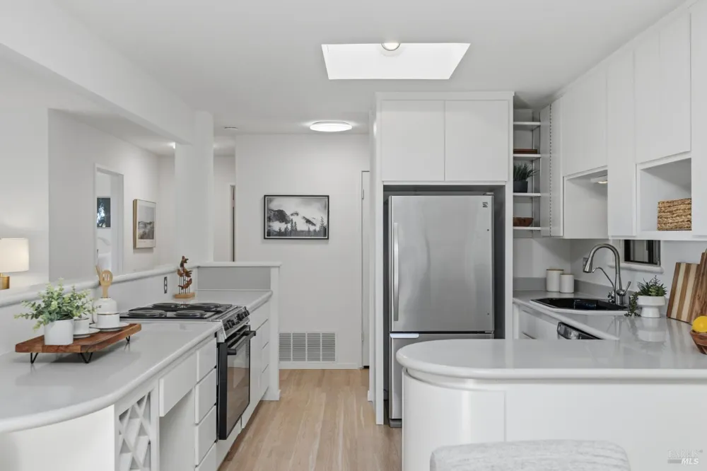 38 Redwood Road Fairfax, CA 94930
