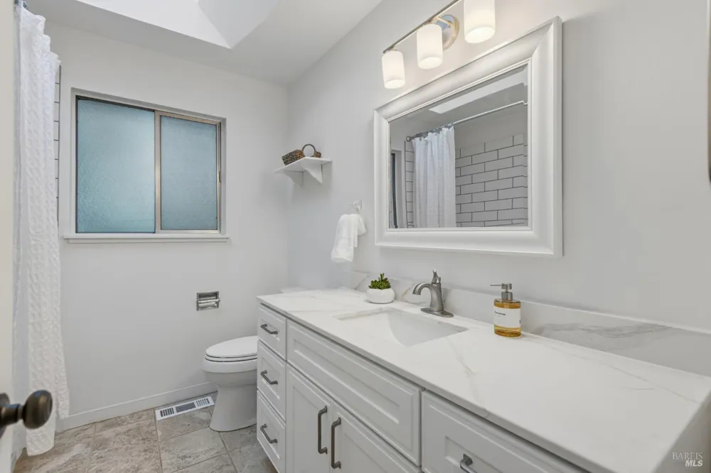 38 Redwood Road Fairfax, CA 94930