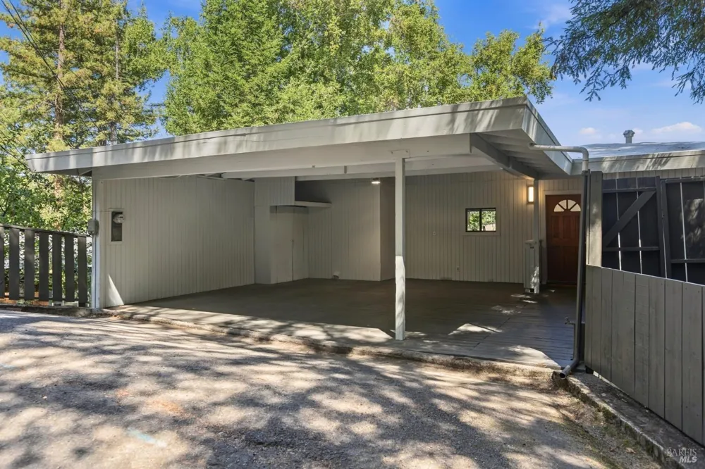 38 Redwood Road Fairfax, CA 94930